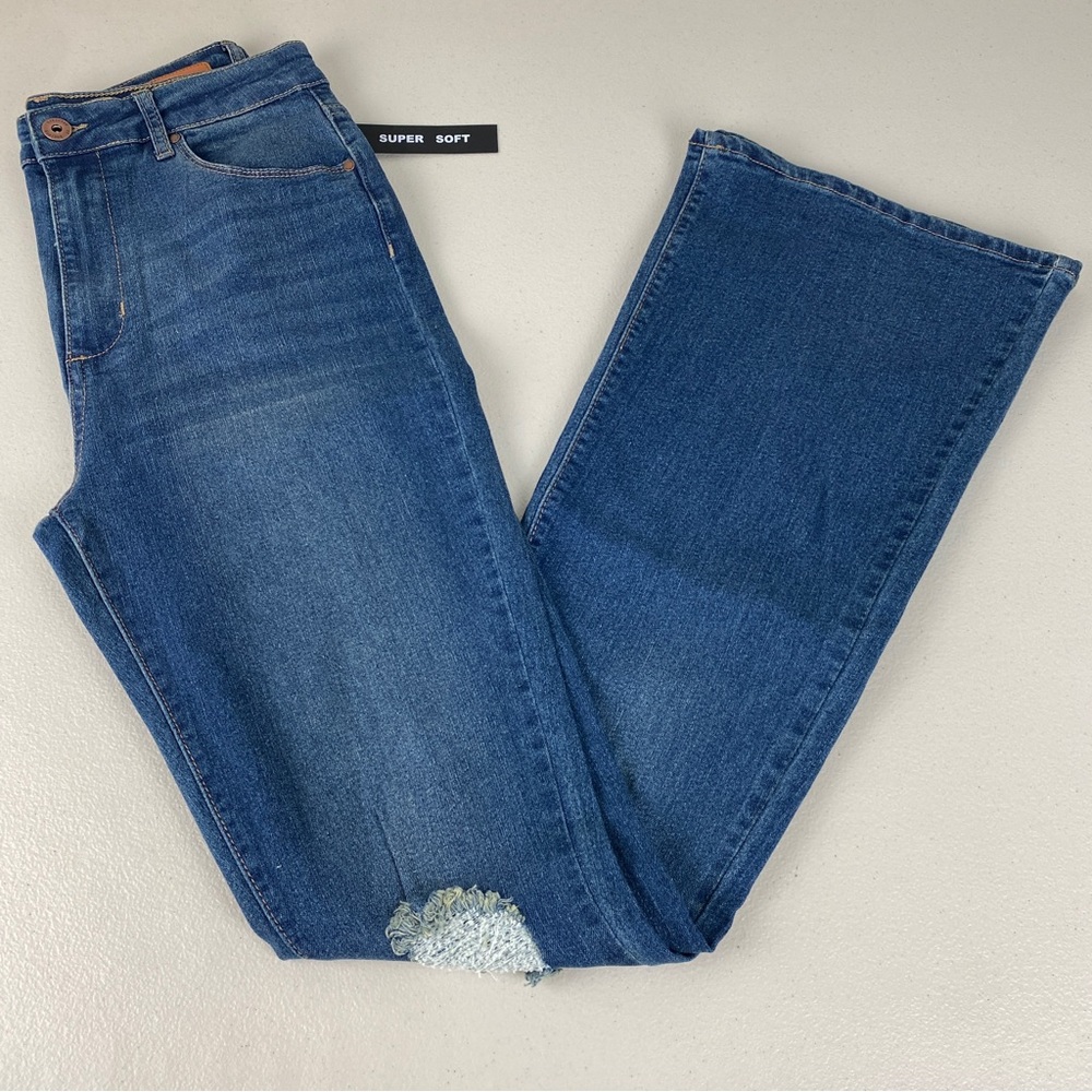 Articles of Society Super Soft High Rise Flare Distressed Size 9/29